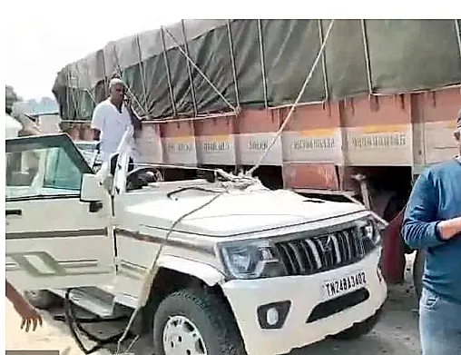 మొగిలి ఘాట్ రోడ్డులో బొలెరో–లారీ ఢీ: మహిళ మృతి, పలువురికి గాయాలు