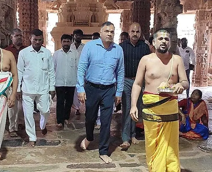 ఒంటిమిట్టలో శ్రీ కోదండరామస్వామి దర్శించిన కేంద్ర విద్యాశాఖ అధికారి
