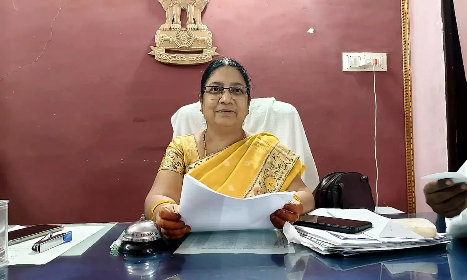 ప్రజా సమస్యల పరిష్కారానికి ప్రాధాన్యత: పామిడి తహశీల్దార్ షర్మిల