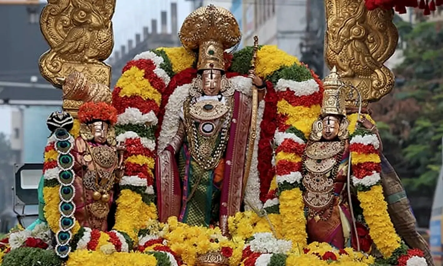 తిరుమలలో శ్రీవారి బ్రహ్మోత్సవాల్లో హనుమంత వాహన సేవ వైభవం