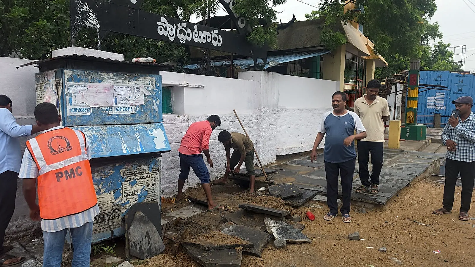 వర్షాలతో ప్రొద్దుటూరు నీటిమయం… డ్రైన్స్పై అక్రమ కట్టడాలే ప్రధాన కారణం
