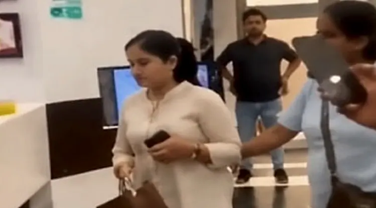 ప్రేమ పేరుతో యువకులపై బ్లాక్మెయిల్… జబల్పూర్లో మహిళ అరెస్ట్