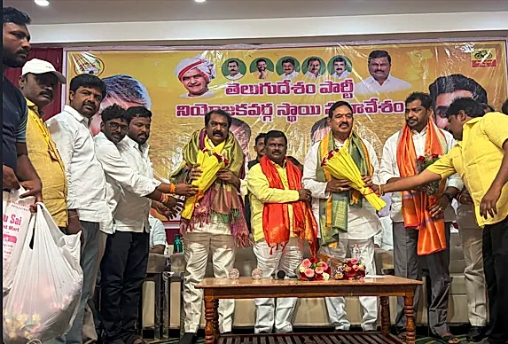 కూటమి విజయంలో శ్రమించిన కార్యకర్తలకే ఎన్నికల్లో ప్రాధాన్యం: MLA గుమ్మనూరు జయరాం