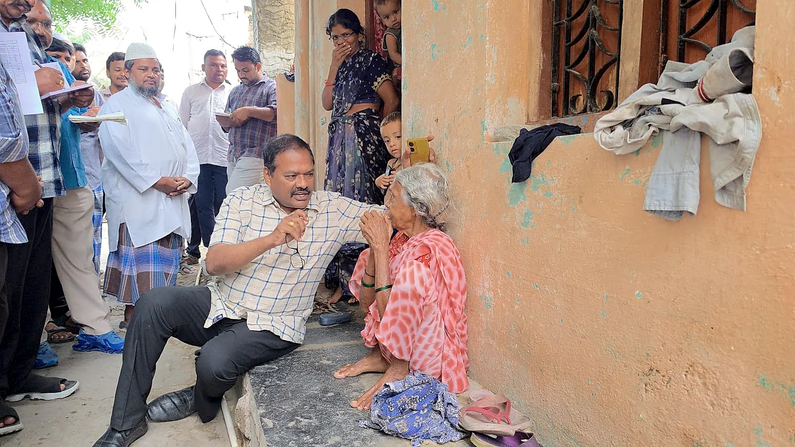 ప్రొద్దుటూరులో కమిషనర్ నగర బాట పర్యటన
