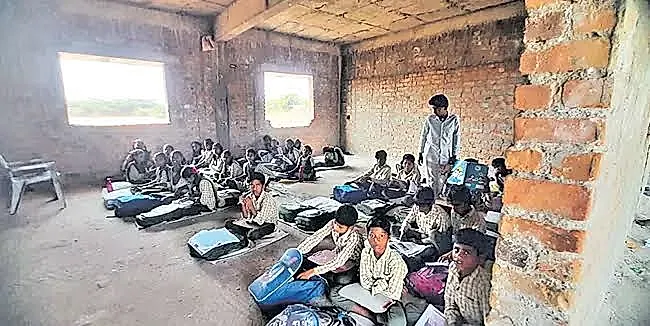 రాష్ట్రవ్యాప్తంగా 6,240 పాఠశాల గదుల కూల్చివేతకు ఆదేశాలు