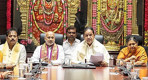 సమిష్టి కృషితో శ్రీవారి సాలకట్ల బ్రహ్మోత్సవాలు విజయవంతం