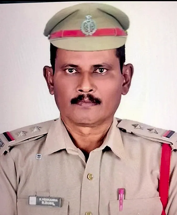 గణేష్ నిమజ్జన బందోబస్తు విధుల్లో విషాదం.. బైక్ ఢీకొని ఎస్‌ఐ వెంకన్న మృతి