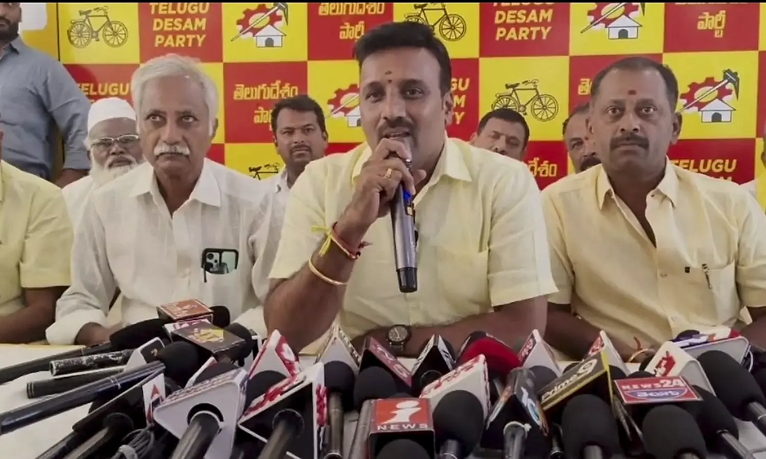 మిథున్ రెడ్డి వ్యాఖ్యలపై మధుసూదన్ నాయుడు కౌంటర్