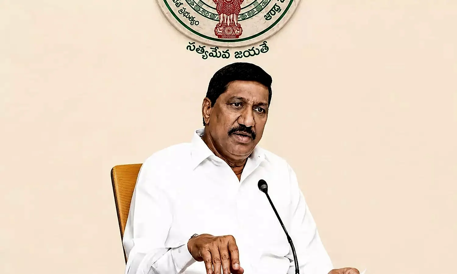 యువ వైద్య విద్యార్థులను అభినందించిన మంత్రి బీసీ జనార్దన్ రెడ్డి