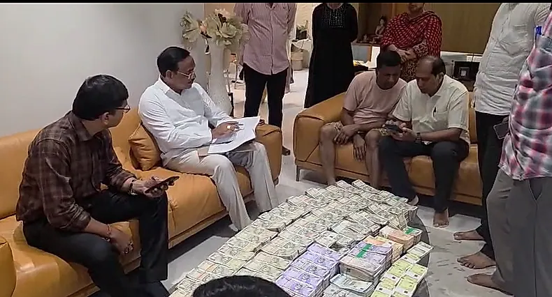 సంకిరెడ్డి భీంరెడ్డి బినామీల బాగోతం.. ACB సోదాల్లో కోటి 35 లక్షల నగదు