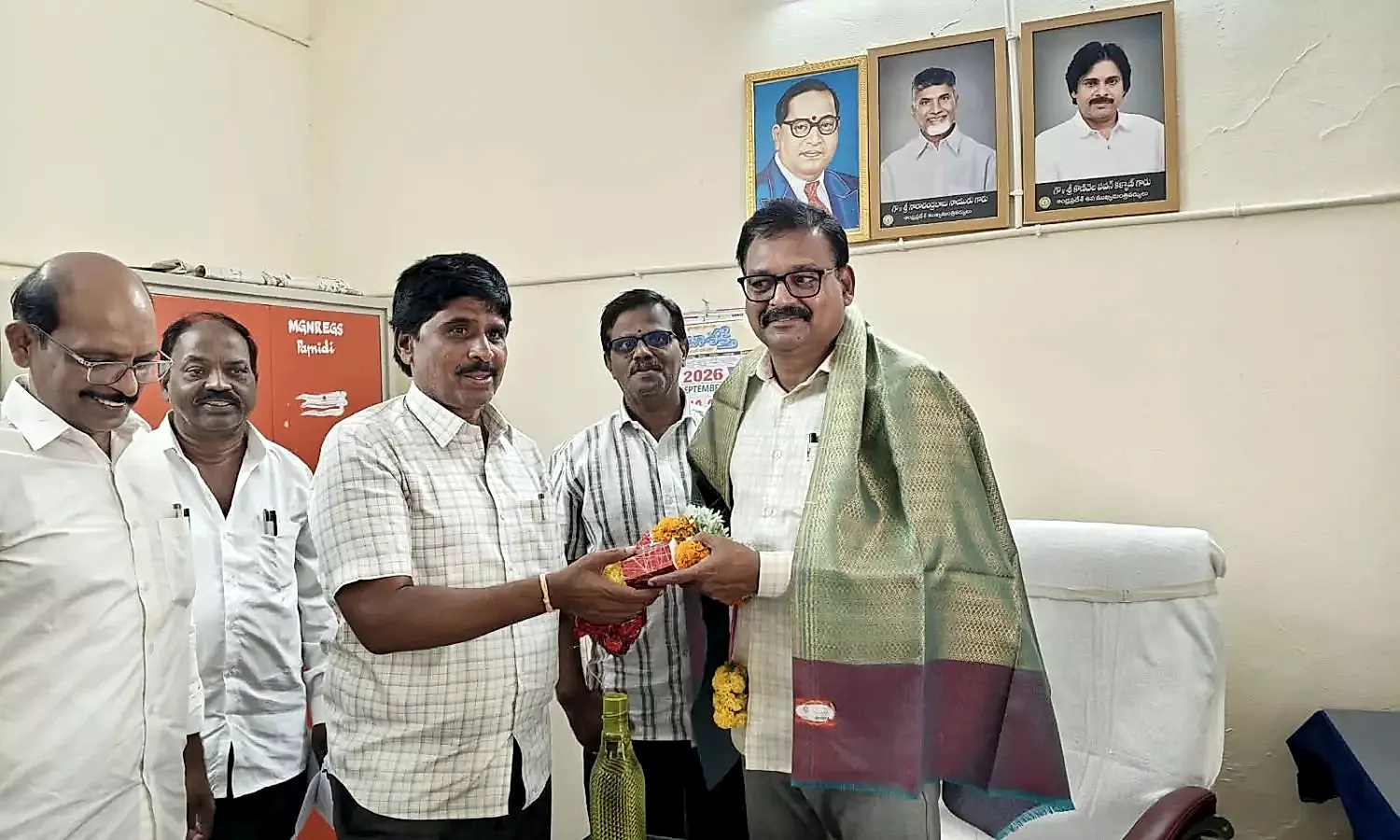 పామిడి మండల పరిషత్కు ప్రత్యేక అధికారిగా శ్రీనివాసరావు బాధ్యతలు స్వీకరణ