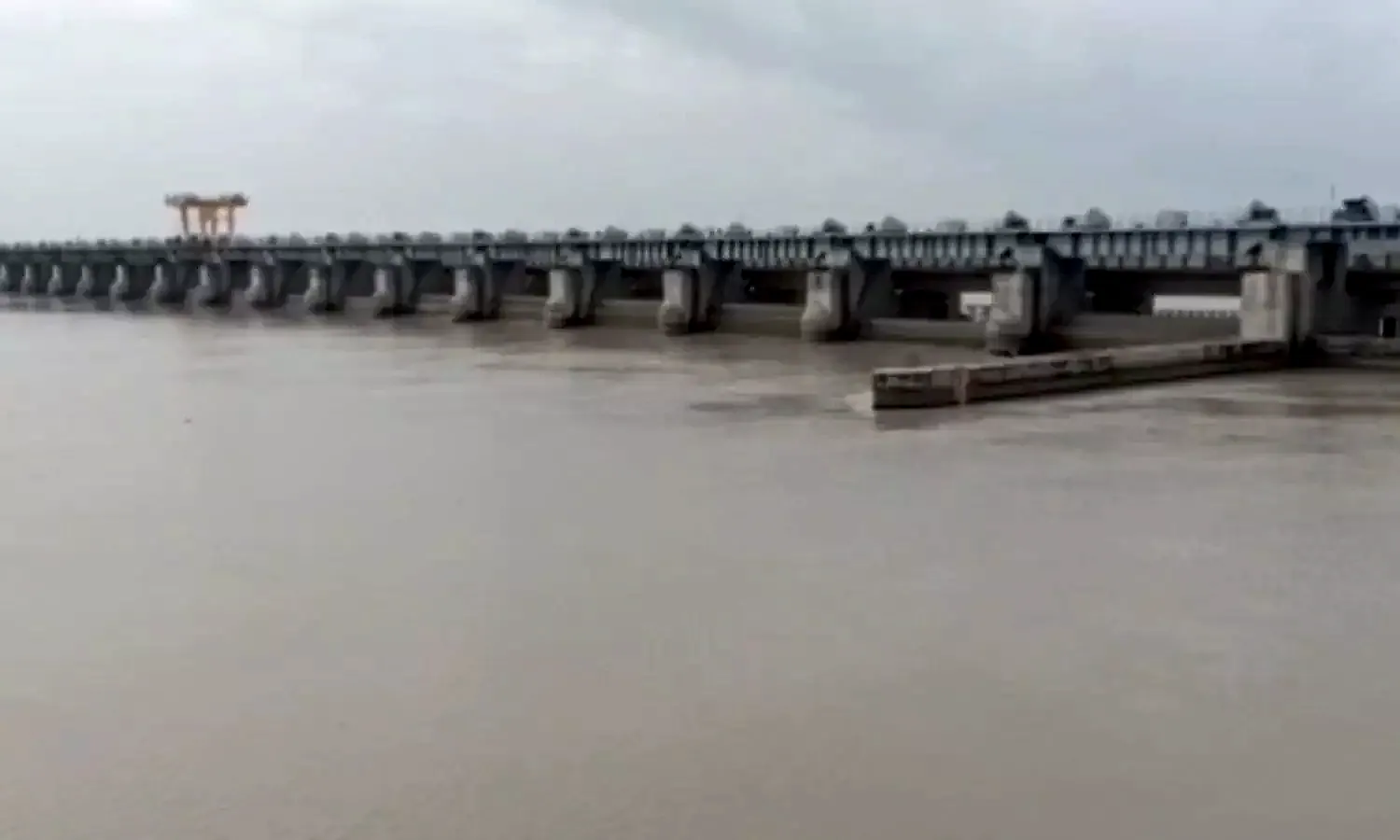 వాయుగుండం ప్రభావం: తుంగభద్రకు వరద, సుంకేశుల రిజర్వాయర్‌కు భారీ ఇన్‌ఫ్లో