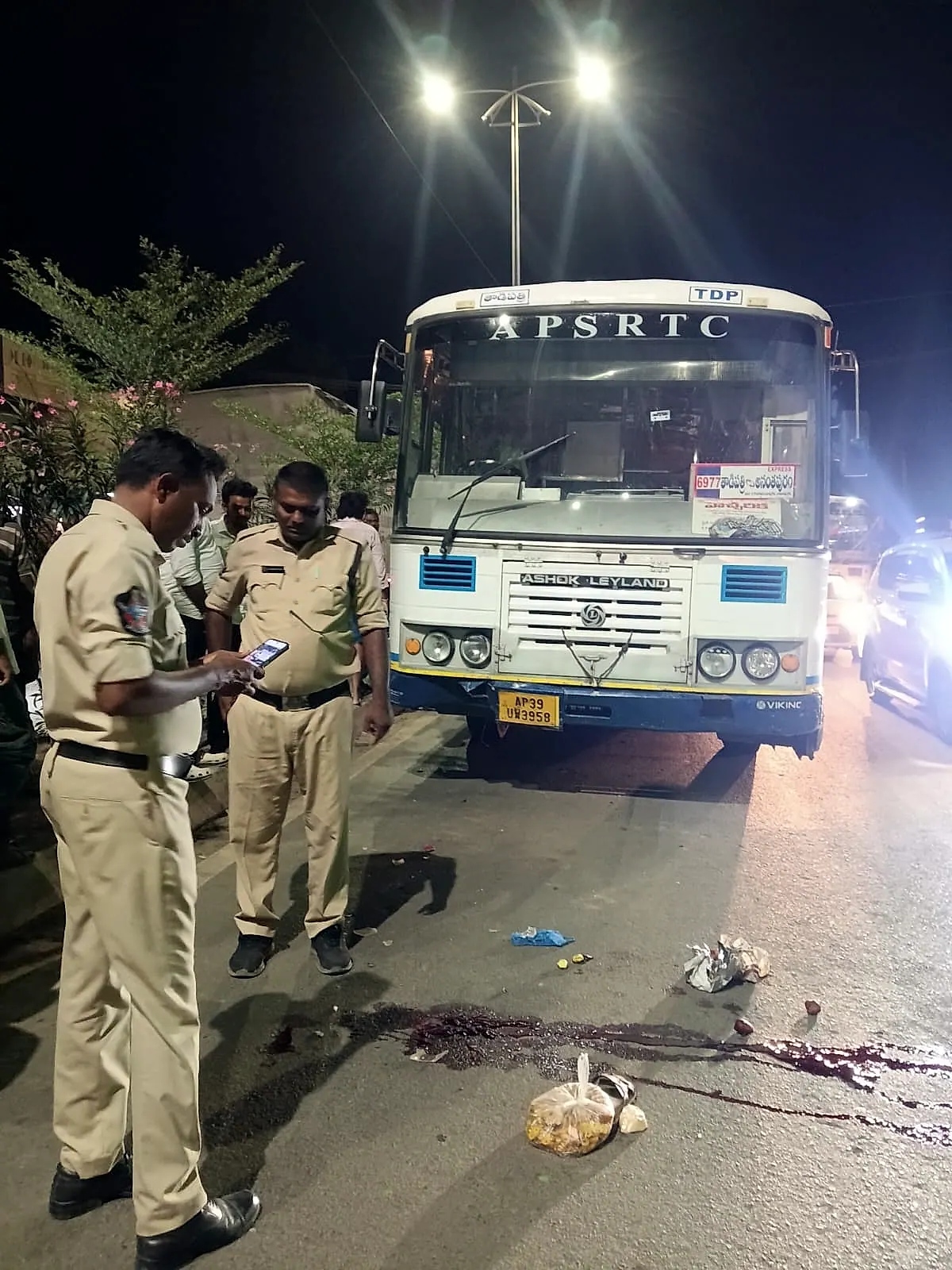ఎర్రగుంట్లలో ఆర్టీసీ బస్సు, బైక్ ఢీ.. వ్యక్తి మృతి