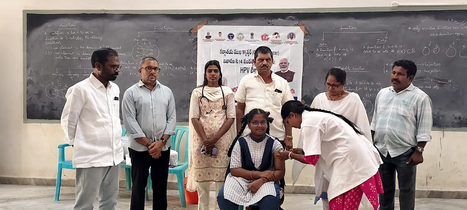 సర్వైకల్‌ క్యాన్సర్‌ నివారణకు హెచ్‌పీవీ వ్యాక్సిన్‌ కీలకం