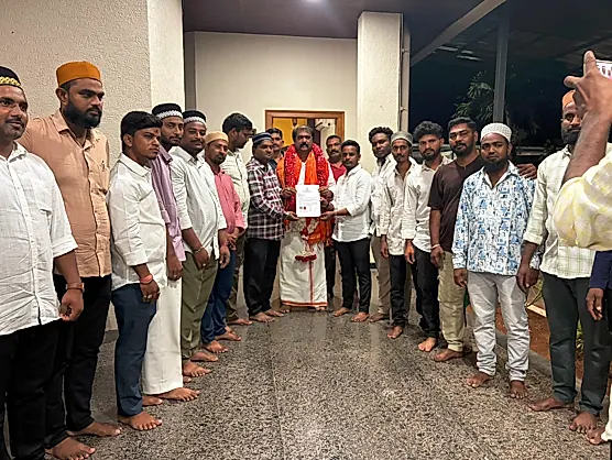 రోడ్డు ప్రమాదంలో గాయపడిన చిన్నారికి 5 లక్షల సహాయం కల్పించిన గుమ్మనూరు జయరాం
