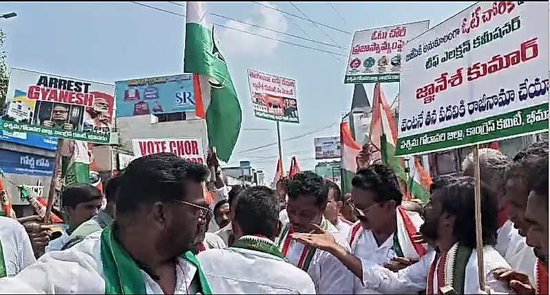 భీమవరంలో కాంగ్రెస్‌ నేత కనుమూరి బాపిరాజు అస్వస్థత