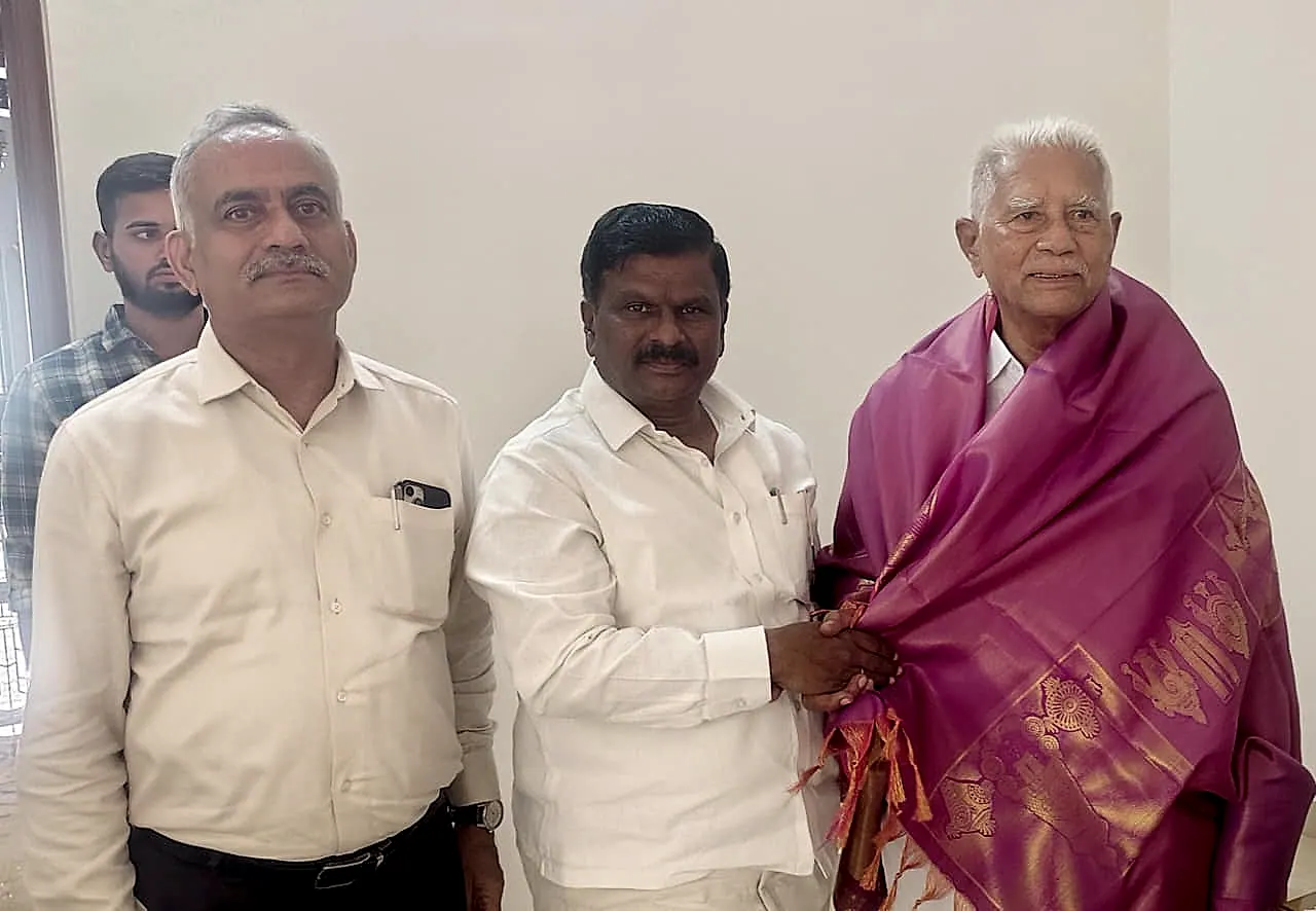 ప్రొద్దుటూరు పర్యటనకు ప్రత్యేక బస్సులు: APSRTC–ఎమ్మెల్యే వరదరాజుల రెడ్డి సమీక్ష