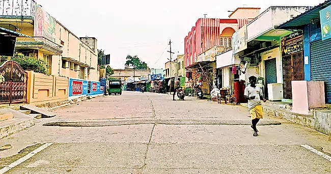 లేపాక్షి ఆలయ పరిసరాల్లో అక్రమ నిర్మాణాలు అడ్డుకోలేని పురావస్తుశాఖ