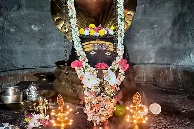 పొత్తపి శ్రీ మూలస్థానేశ్వర స్వామి దేవస్థానంలో ప్రత్యేక అభిషేకాలు