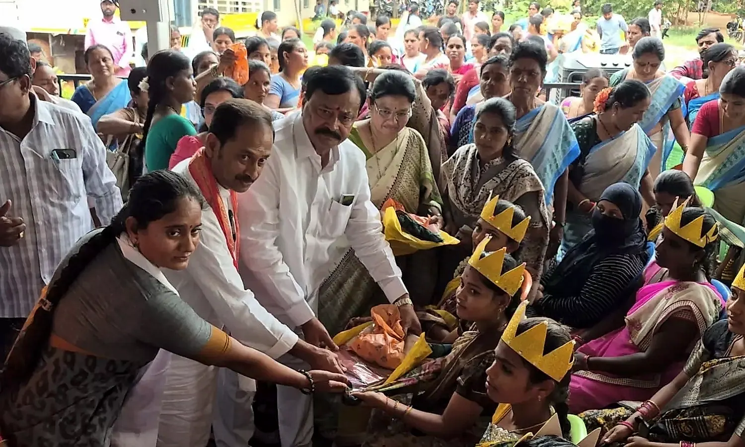 కదిరిలో ఘనంగా సామూహిక శ్రీమంతాలు