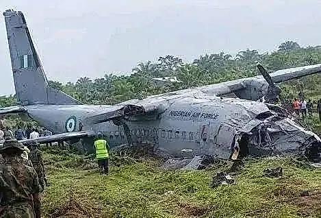 నైజీరియాలో ఎయిర్ఫోర్స్ విమాన ప్రమాదం.. 32 మంది మృతి చెందినట్లు సమాచారం