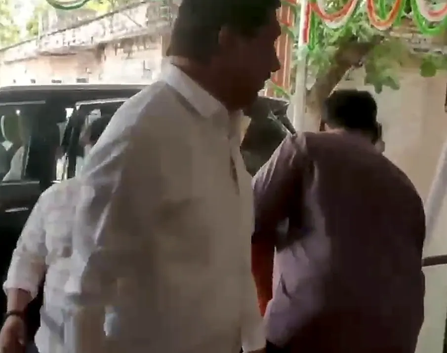 మంత్రి బీ.సీ. జనార్దన్ రెడ్డికు గుర్తుపట్టలేని కమిషనర్:ప్రొద్దుటూరులో ఘటనపై చర్చ