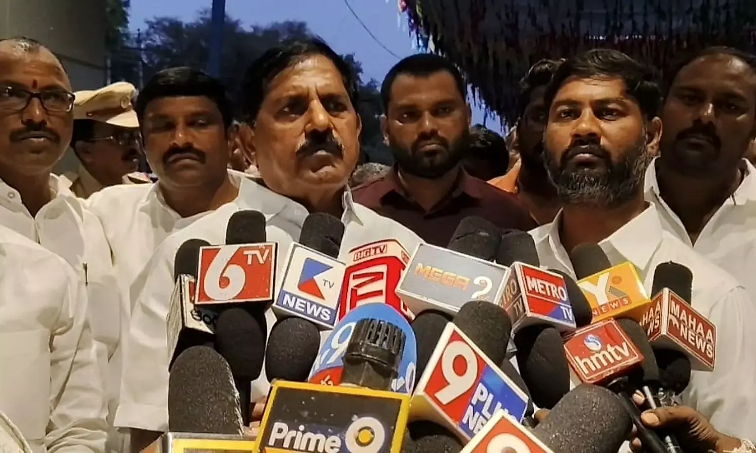 వైసిపి కాలనీల్లో అభివృద్ధి శూన్యం: టిడిపి నేతల విమర్శ