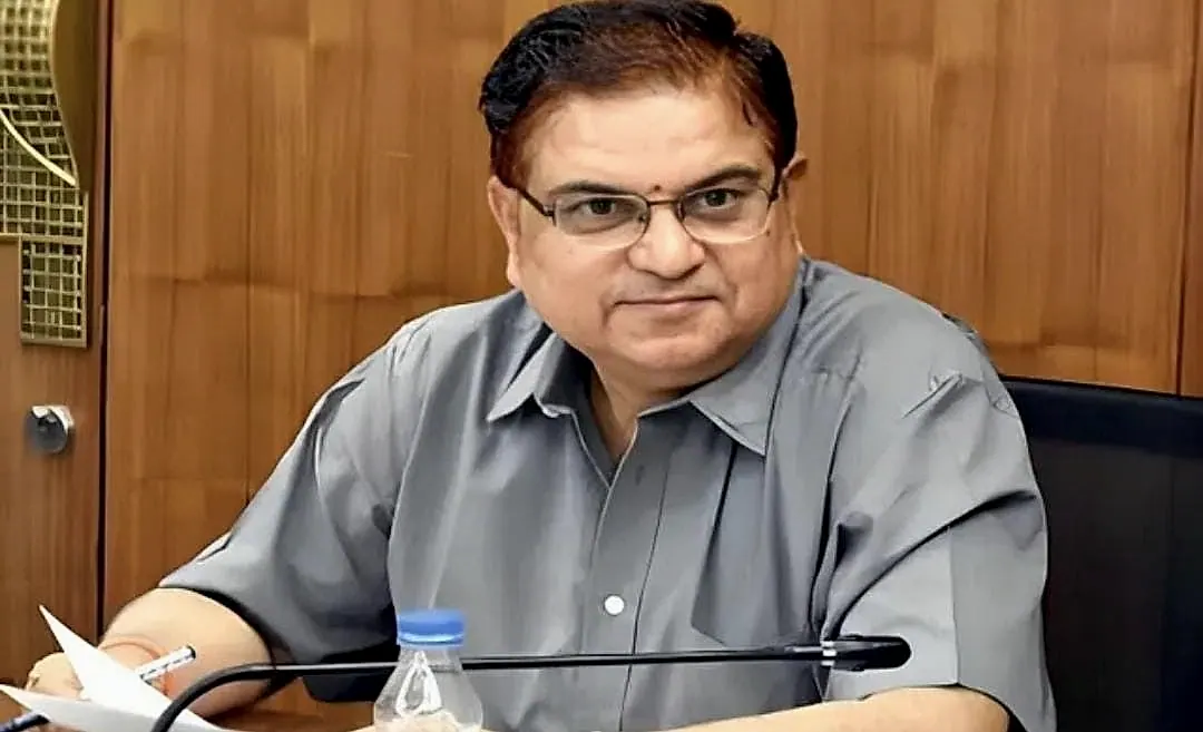 ఏపీలో స్థానిక సంస్థల ఎన్నికలు బ్యాలెట్ పేపర్ విధానంలోనే: రాష్ట్ర ఎన్నికల కమిషనర్
