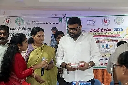 శ్రీకాళహస్తి మున్సిపల్‌ కార్యాలయంలో "పోషన్‌ మా" కార్యక్రమం ఘనంగా
