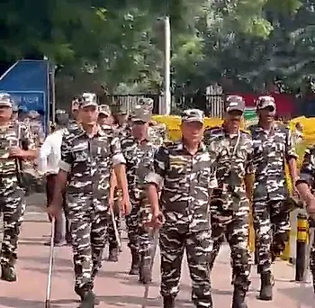 ఉద్రిక్త దిల్లీ: సెంట్రల్ ప్రాంతంలో కఠిన ఆంక్షలు, ఇంటర్నెట్ నిలిపివేత