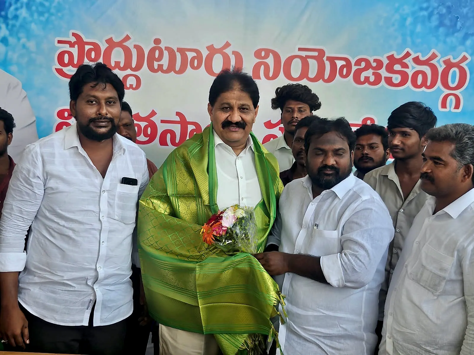 వైఎస్సార్సీపీ రాష్ట్ర ఎస్సీ సెల్ ప్రధాన కార్యదర్శిగా గోస మనోహర్