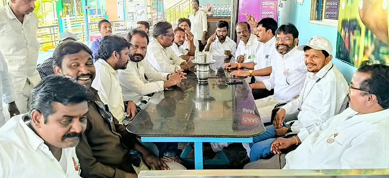 గుత్తి జనసేన నేతలతో గుంతకల్ నియోజకవర్గ సమన్వయకర్త మణికంఠ సమావేశం