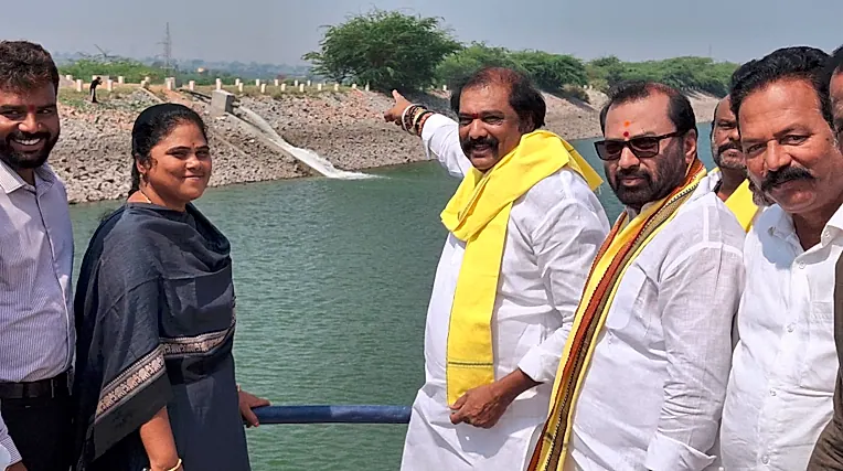 గుంతకల్లులో SS ట్యాంకు పరిశీలించిన MLA గుమ్మనూరు జయరాం