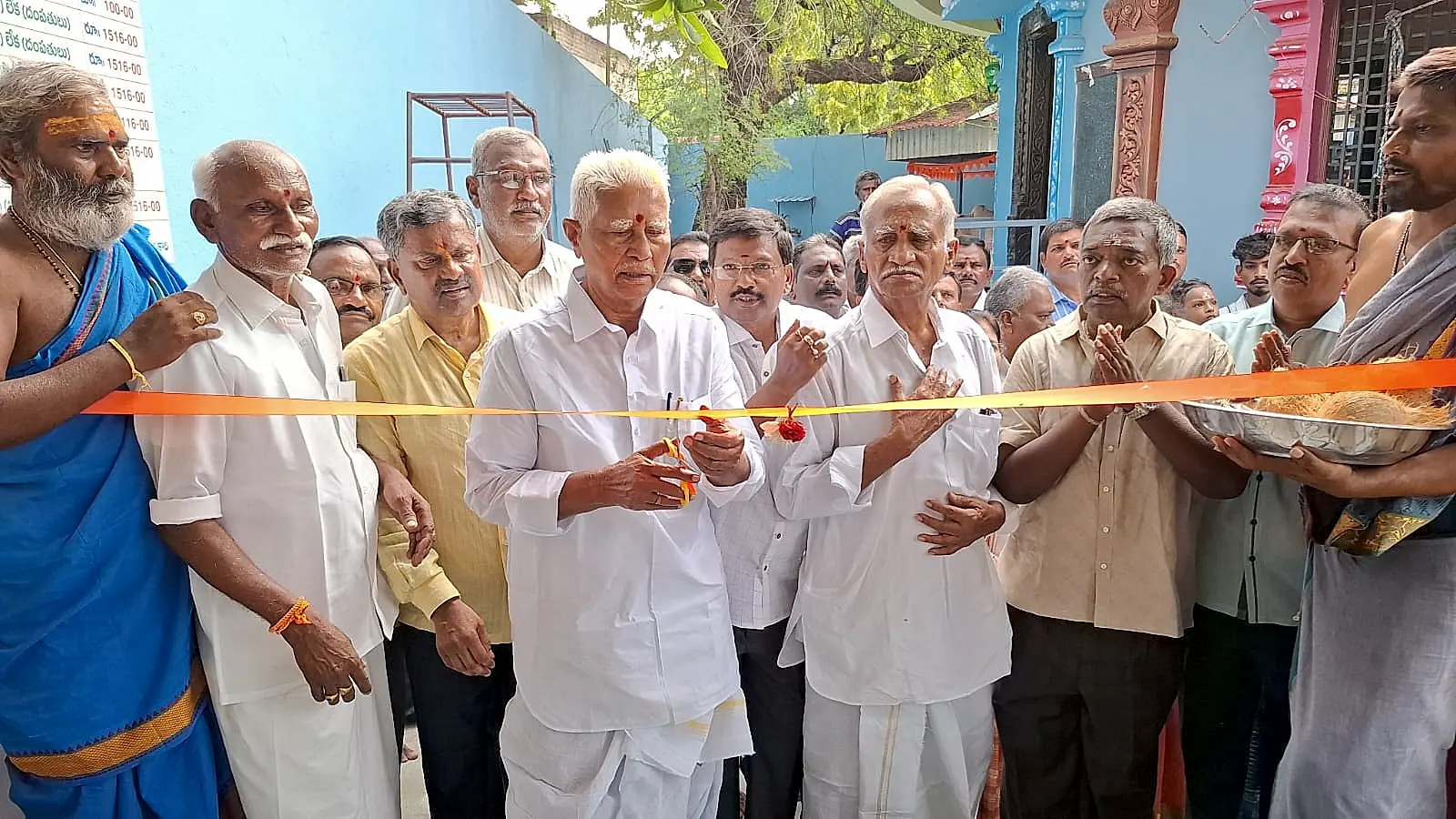 ఆగస్తేశ్వర ఆలయంలో రూము, వాటర్ ప్లాంట్కు శ్రీకారం