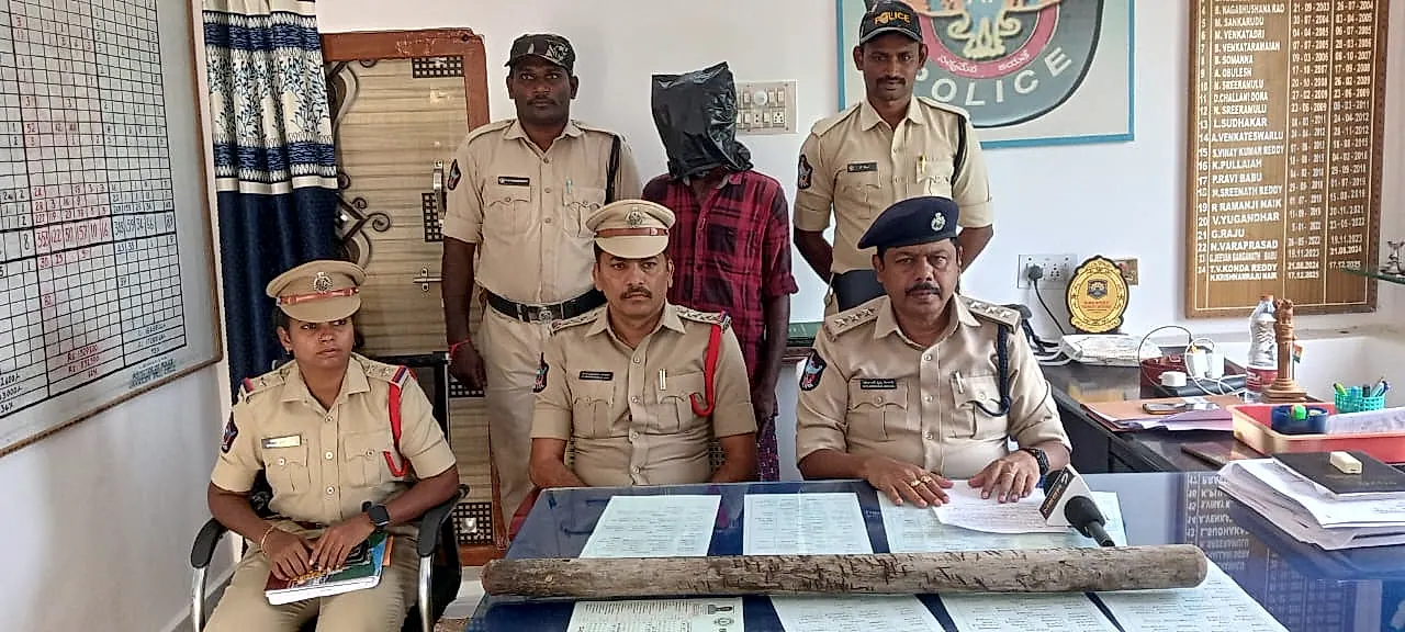 భార్యను రోకలిబండతో హత్య చేసిన భర్త అరెస్ట్