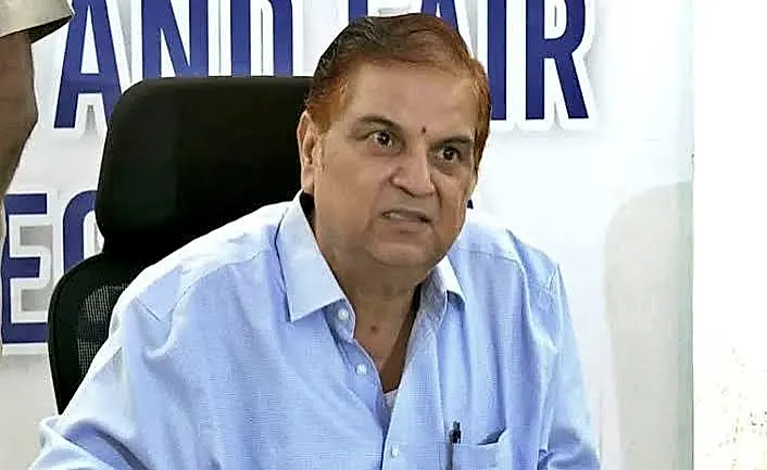 ఏపీ స్థానిక సంస్థల ఎన్నికల షెడ్యూల్‌పై ఉత్కంఠ… ఎస్ఈసీ ప్రెస్ మీట్ వాయిదా