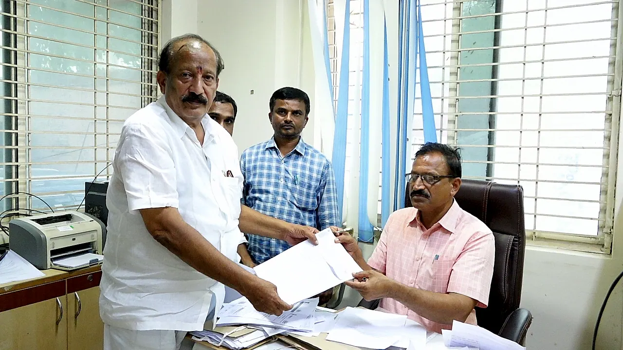 ప్రొద్దుటూరు మున్సిపల్ నామినేషన్ల స్వీకరణ ప్రశాంతంగా