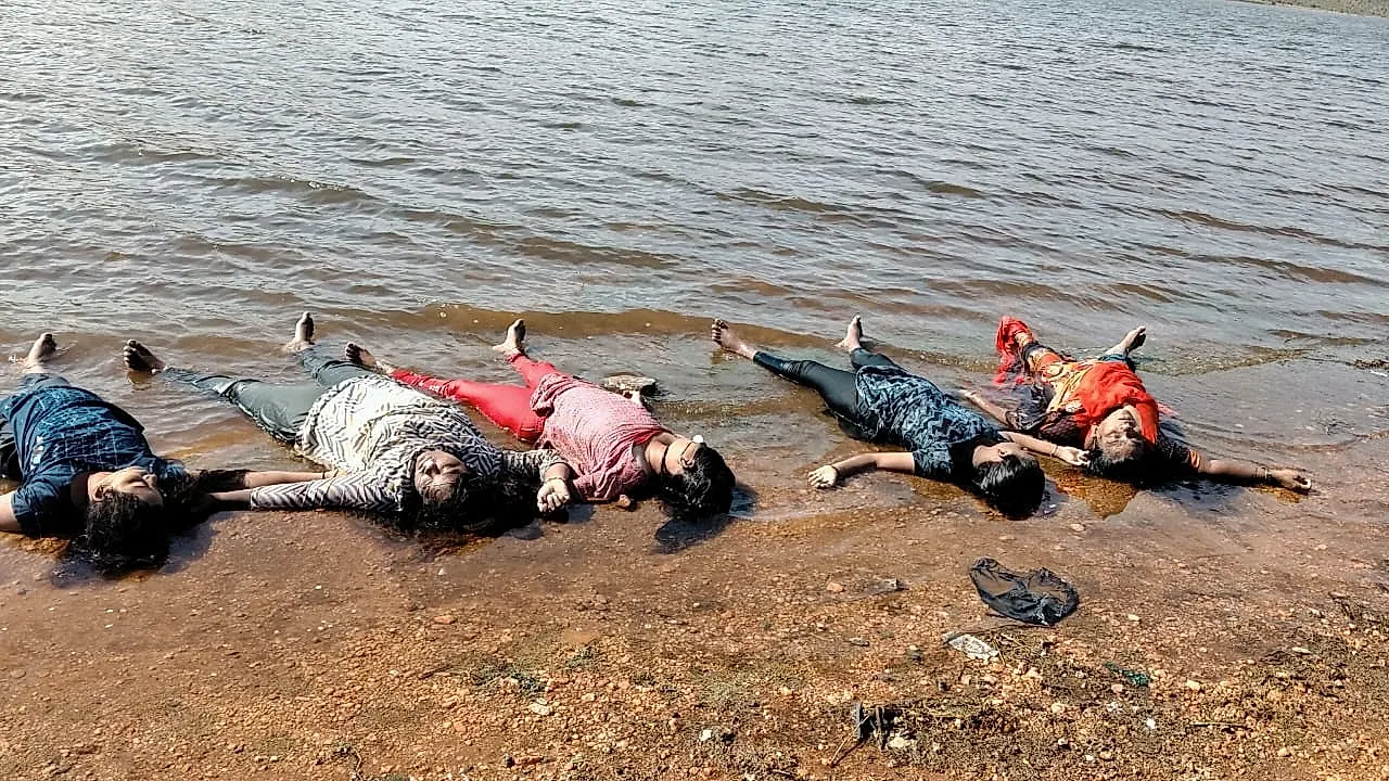 శ్రీ సత్యసాయి జిల్లాలో విషాదం: జలాశయంలో పడి ఐదుగురు మహిళలు గల్లంతు