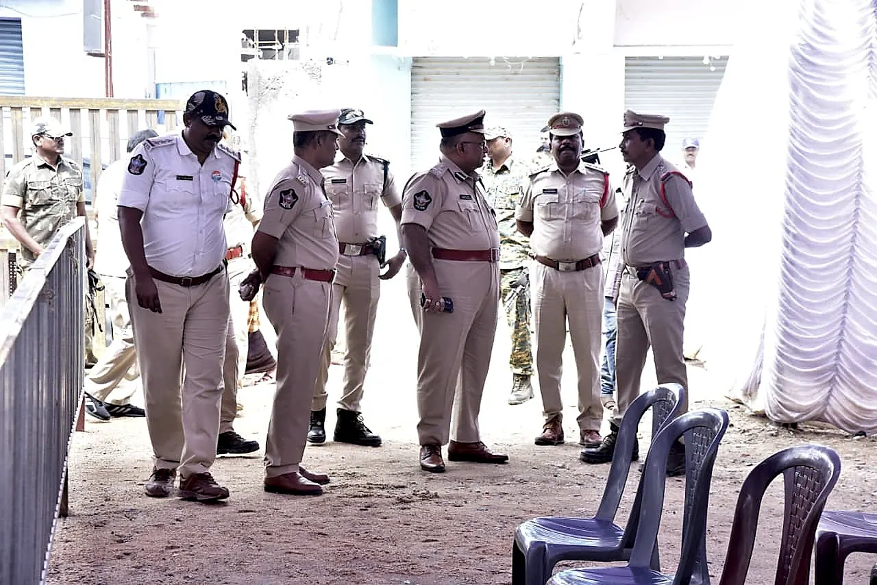 మదనపల్లె మున్సిపల్ నామినేషన్ కేంద్రంలో కట్టుదిట్టమైన బందోబస్తు