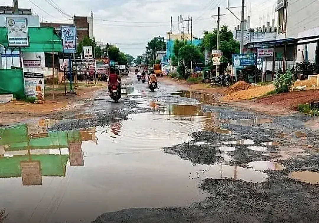పోరుమామిళ్లలో రహదారుల దుస్థితి.. ప్రమాదాల ముప్పుతో వాహనదారుల అవస్థలు