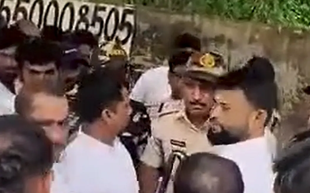 రాజంపేటలో పోలీసుపై దాడి కలకలం
